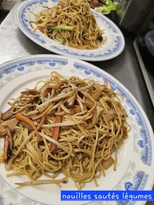 Nouilles sautées aux légumes - Restaurant Chez Tran