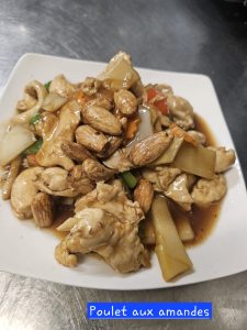 Poulet aux amandes - Restaurant Chez Tran